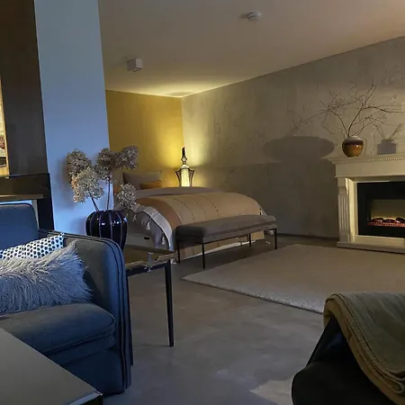 公寓 Exklusiver Souterrain - Zentral, Ruhig Mit Grosser Terrasse, Bergblick Und Privaten Sauna Zzgl